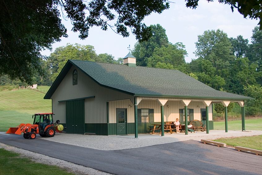 Barn-style Garage with Porch1