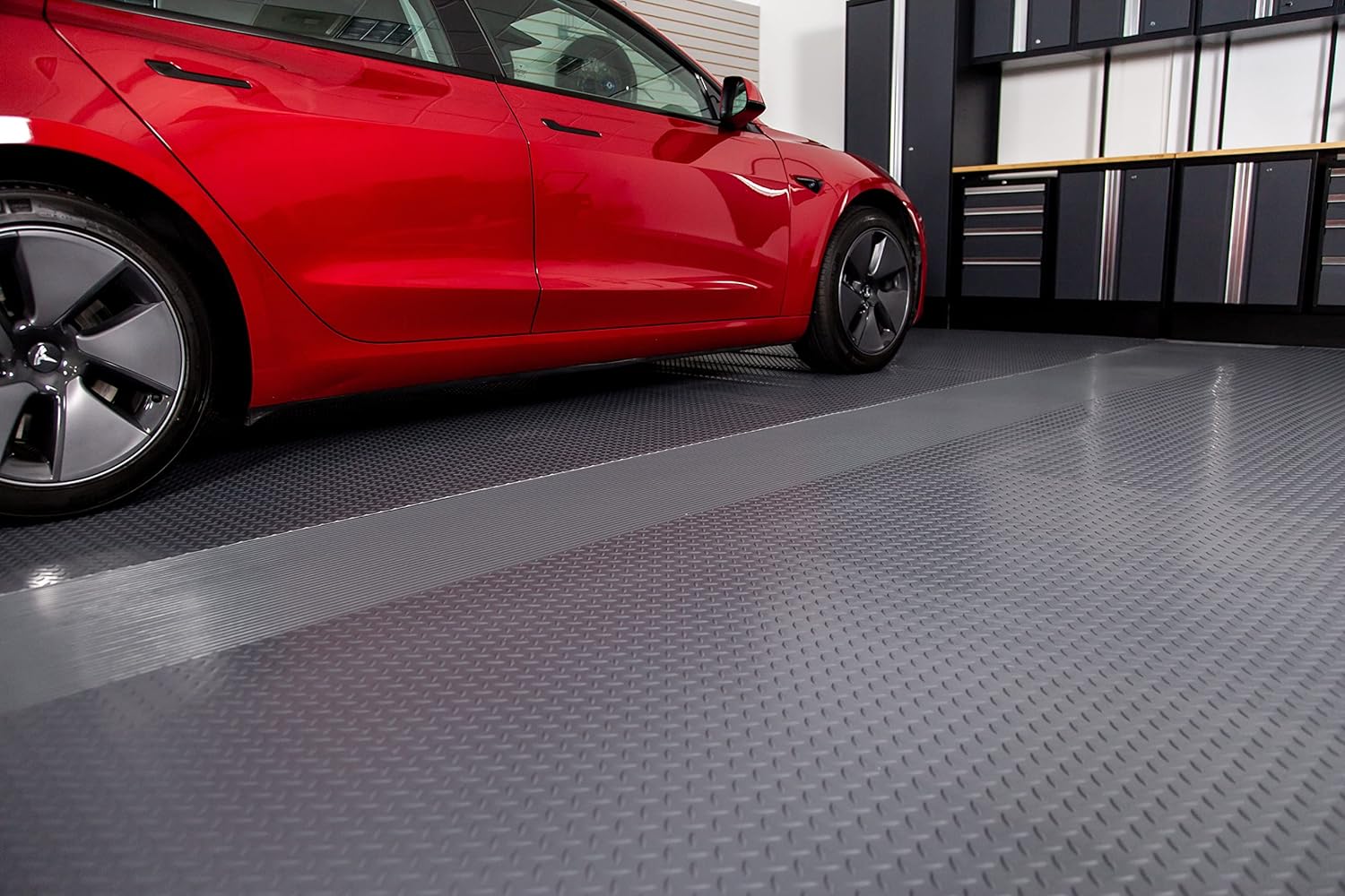 G-Floor Vinyl Garage Runner Ribbed Channel Pattern